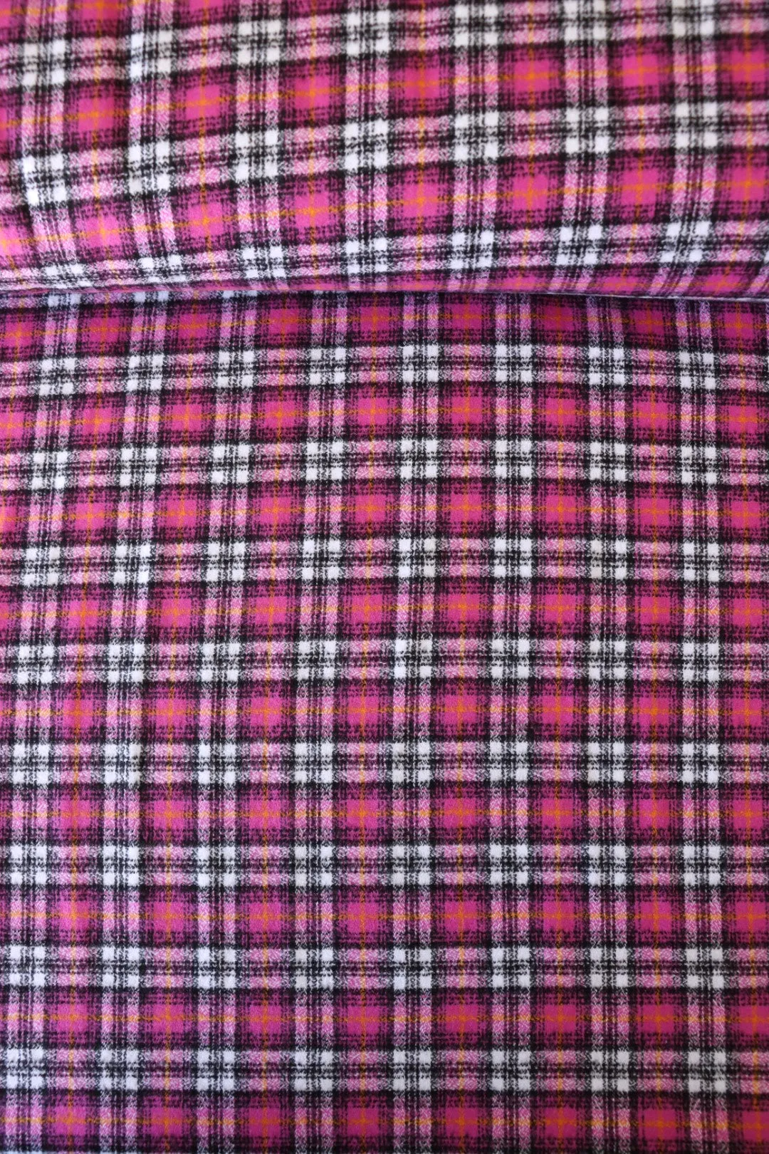 Fuchsia/Black/Ivory Plaid | Mammoth Flannel | Robert Kaufman